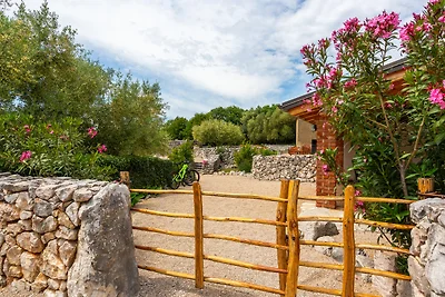 Villa Verde Oliva Residence with pool by Vill...