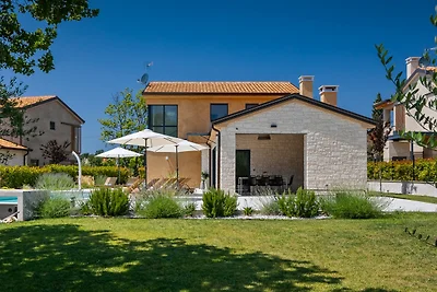 Luxury villa Pedena with pool and jacuzzi in...