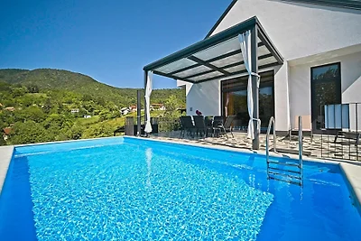 Holiday Home Lipa by Villas Guide
