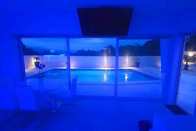 Villa Eduarda pool&whirpool by Villas Guide