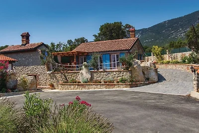 House Victoria 1 by Villas Guide