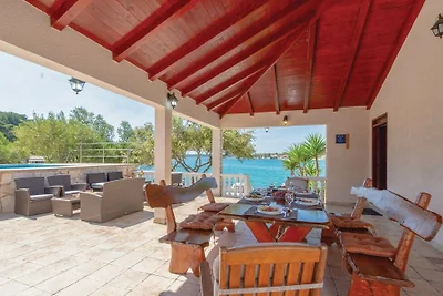 Villa Peace & Quiet by Villas Guide