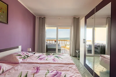 Apartman Lucija 5 by Villas Guide