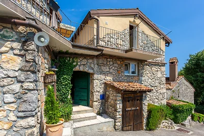 Villa Hidden world with pool by Villas Guide