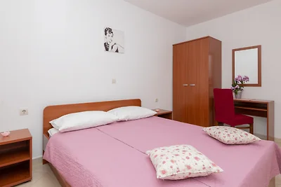 Apartman Erstic 3 - Baška Voda by Villas...