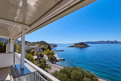 Apartman Arnia pool&beachfront by Villas...