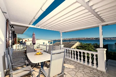 Villa Figs beachfront Apartman 2 By Villas...