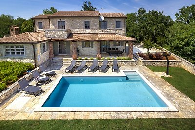 Rustic Villa Luna with pool in Sveti Lovrec