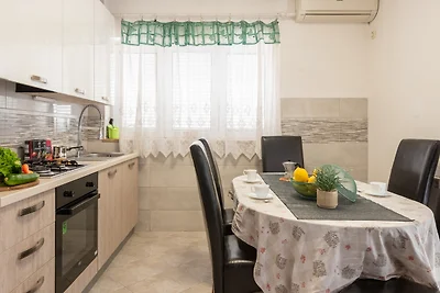 Apartman Max by Villas Guide