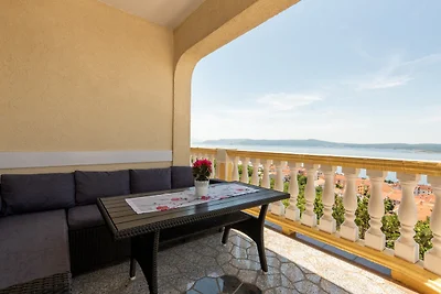 Apartman Lucija 5 by Villas Guide