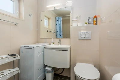 Apartman Sunshine Njivice Krk by Villas Guide