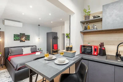Modern & warm studio near Arena by Villas...