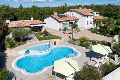 Villa Filton by Villas Guide