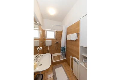 Apartman Vesna beachfront by Villas Guide