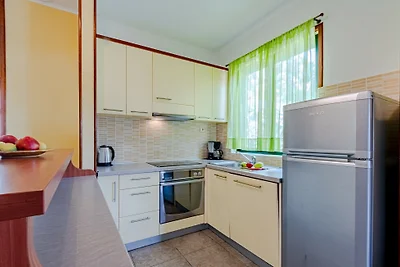 APARTMAN ÐONI 2 by Villas Guide