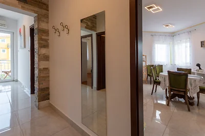Apartman City View 2 by Villas Guide