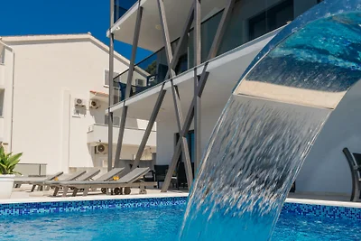 Apartman Mia 5 - Omiš by Villas Guide