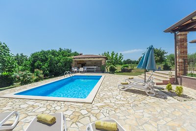 Beautiful villa Pianta with pool in Porec