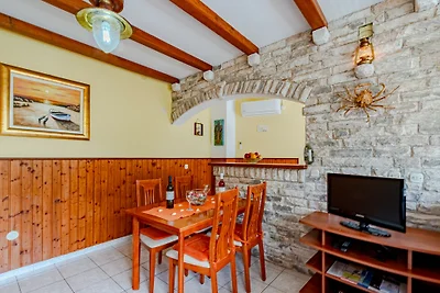 APARTMAN ÐONI 1 by Villas Guide