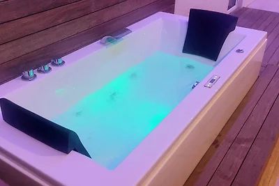 Villa Eduarda pool&whirpool by Villas Guide