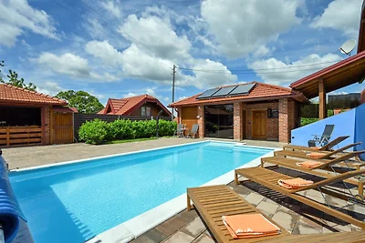 Villa Nina by Villas Guide