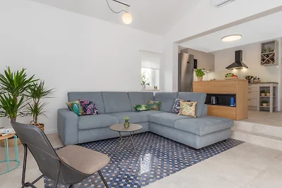 Villa No.18 by Villas Guide