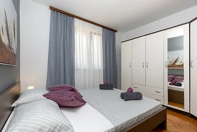 Beautiful Apartment Fratta with garden in Tar