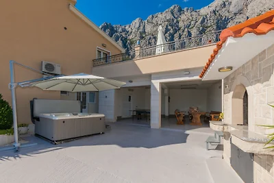 Villa Ana - Makarska by Villas Guide