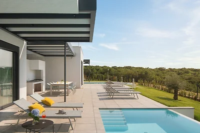 Modern villa Noble with view and pool in Bale