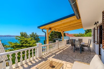 Villa Figs beachfront Apartman 2 By Villas...