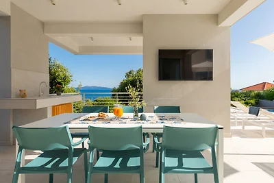 VILLA MON AMOUR by Villas Guide