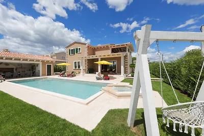 Villa Jakob by Villas Guide