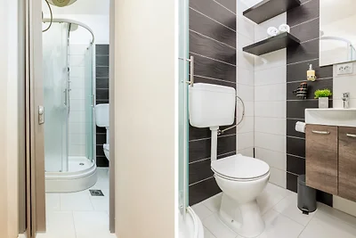 Modern & warm studio near Arena by Villas...