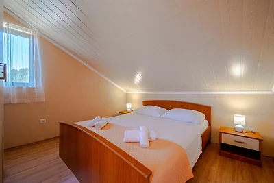 Apartman Mario with pool by Villas Guide