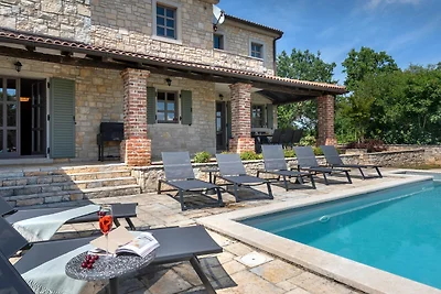 Villa Luna by Villas Guide