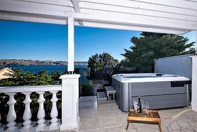 Villa Figs beachfront Apartman 2 By Villas...