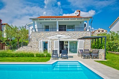 Villa Estate 2 by Villas Guide