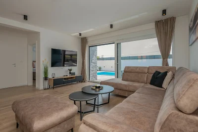 Villa Kristina - Makarska by Villas Guide