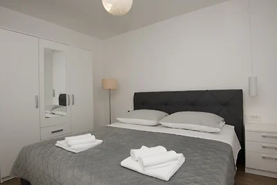 Villa Modriola - Makarska by Villas Guide