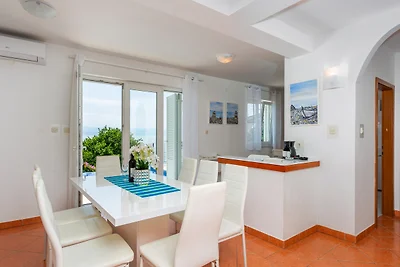 Vila Medea sea view by Villas Guide