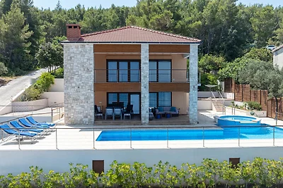 Villa Welcome by Villas Guide