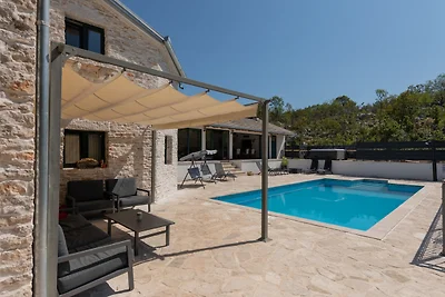 Villa Mir - Makarska by Villas Guide