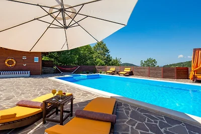 Ferienhaus Lisac by Villas Guide