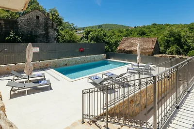 Villa Mila - Makarska by Villas Guide