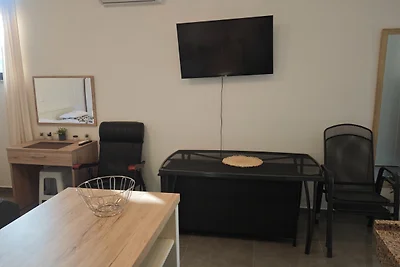 Studio apartment Flora by Villas Guide