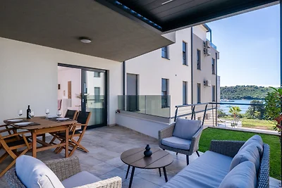 Apartment Megi with Shared Pool & Sea View...
