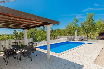 Villa Sanda - Makarska by Villas Guide