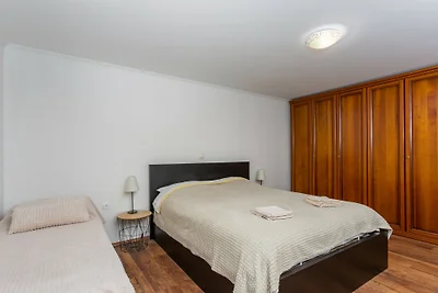 Apartment Daša with pool by Villas Guide
