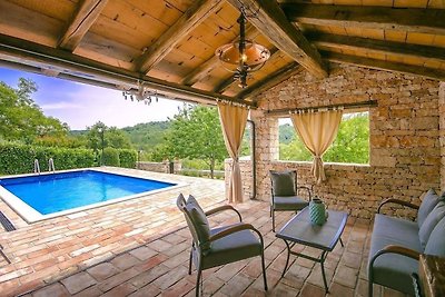 Rustic villa Casa Mazuli with pool in...