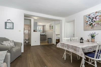Apartman Sunshine Njivice Krk by Villas Guide